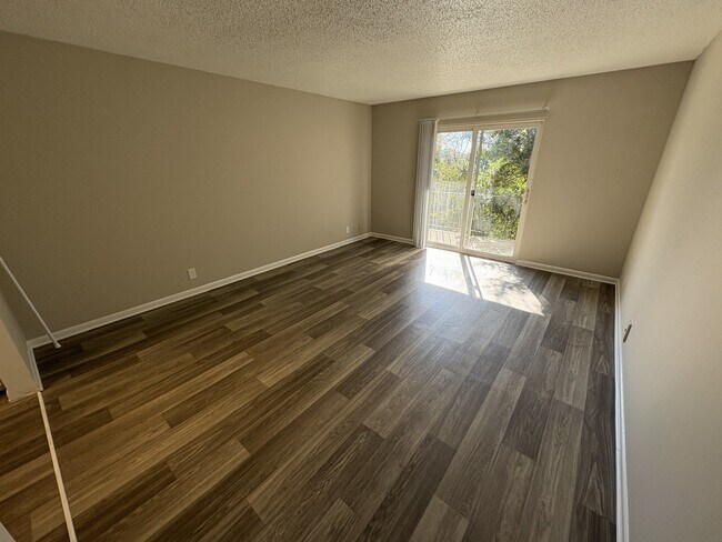 Foto del edificio - 1005 Hickory Hill Ln
