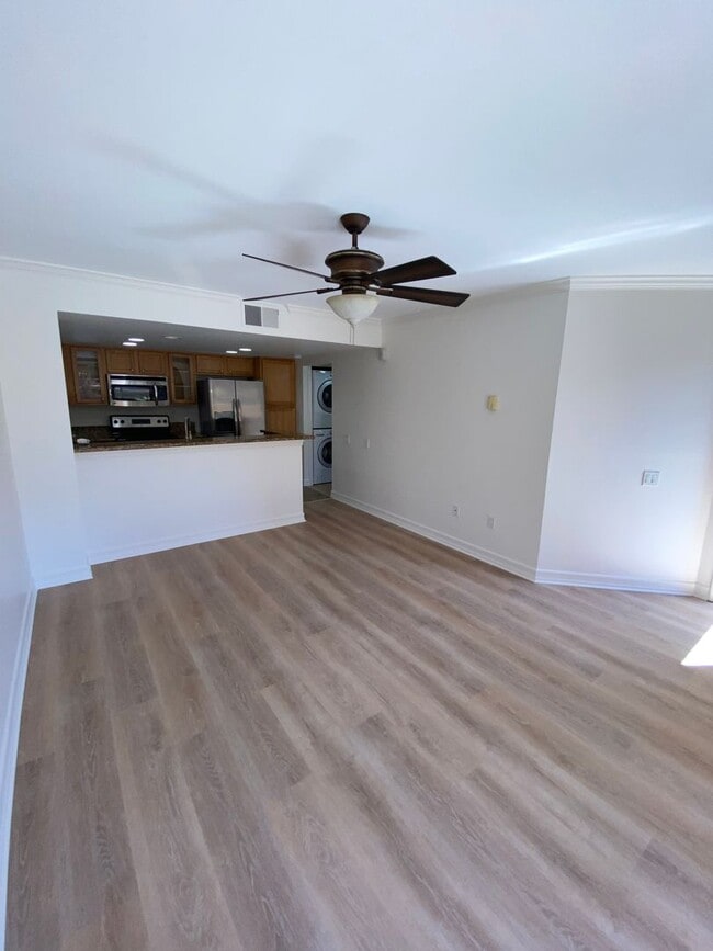 Building Photo - 1BD/1BA Condo - Downstairs Unit - Parking ...