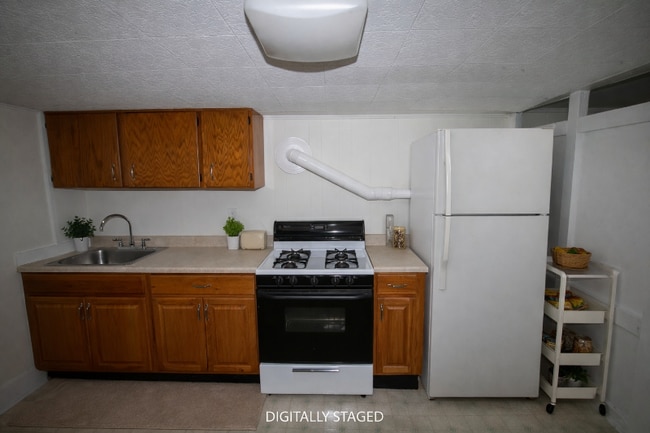 Building Photo - 138 Bridge Rd