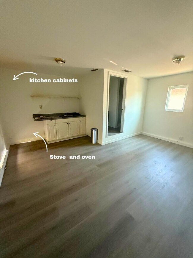 Foto del edificio - 7877 Kempster Ave