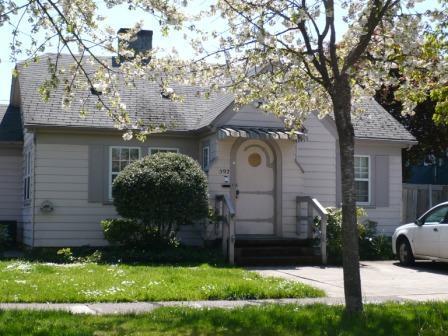 Primary Photo - Campus Home With Amazing Location and Laun...