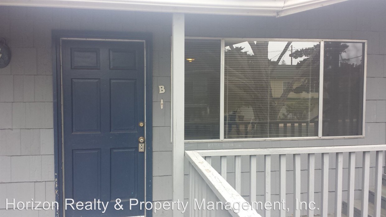 Primary Photo - 401 Marina St
