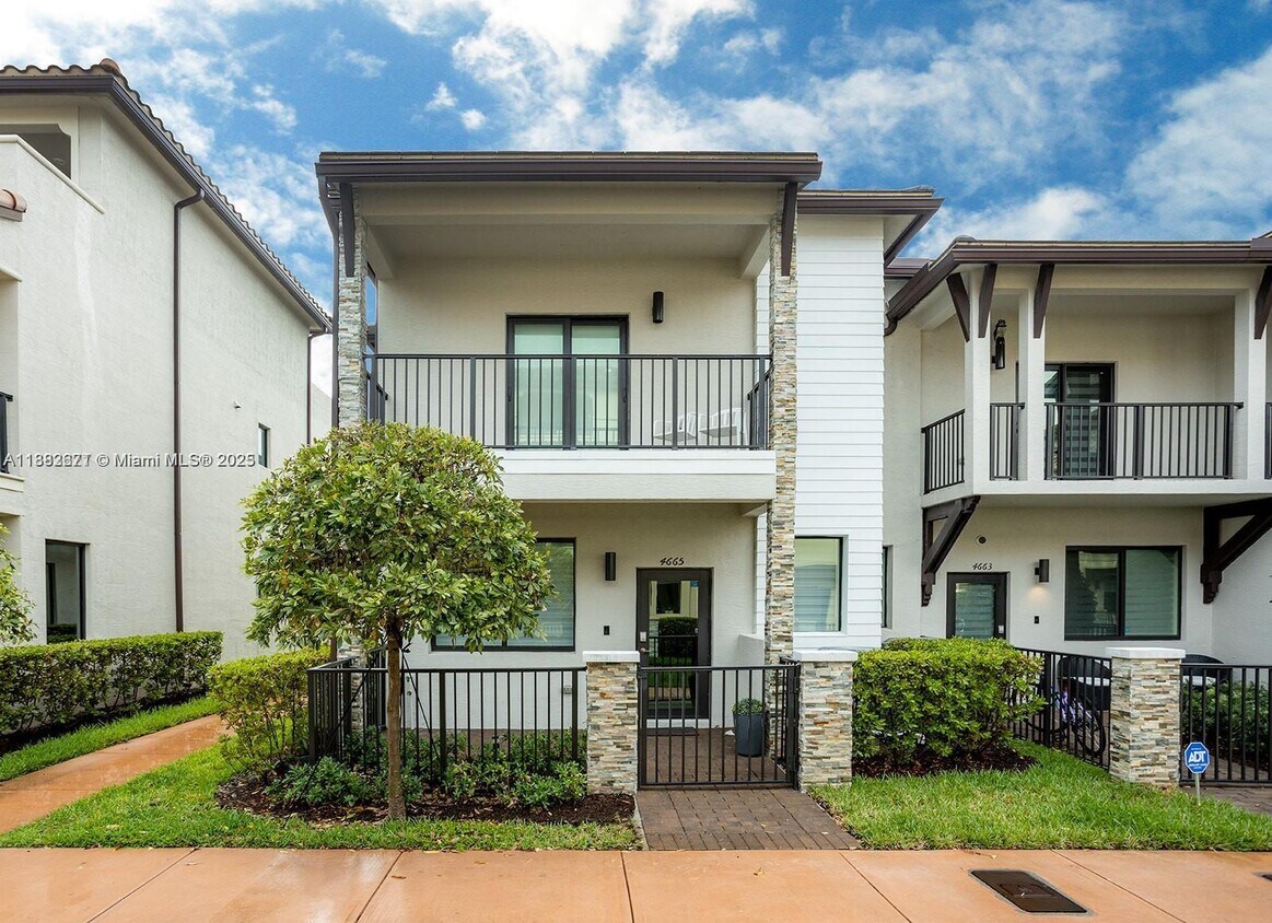 Foto principal - 4665 NW 83rd Path