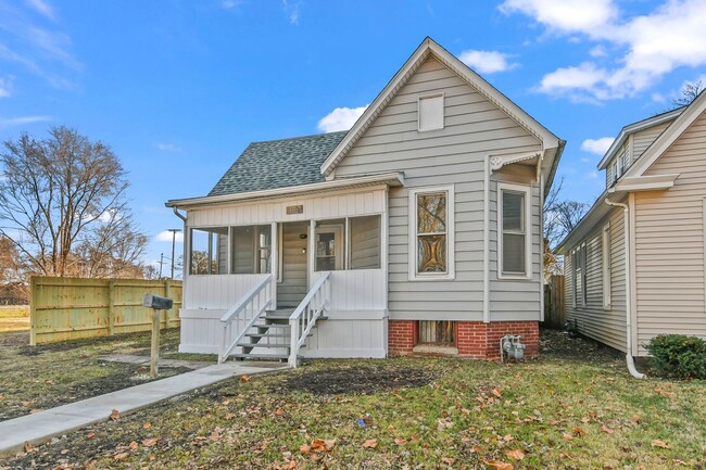 Building Photo - 4  Bedroom home newly remodeled