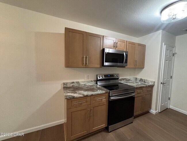 Foto del edificio - 1379 Stratford Ave