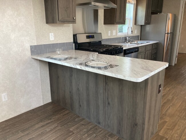 Building Photo - 2042 Marmoor Dr