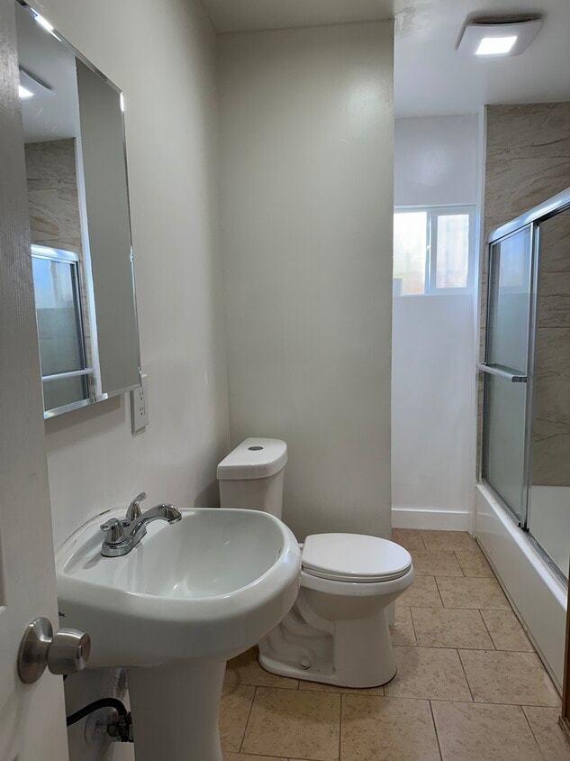 Primary Photo - 3668 W 104th St