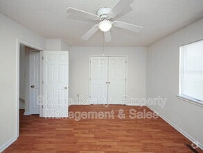 Building Photo - 1408 D Camp Rd