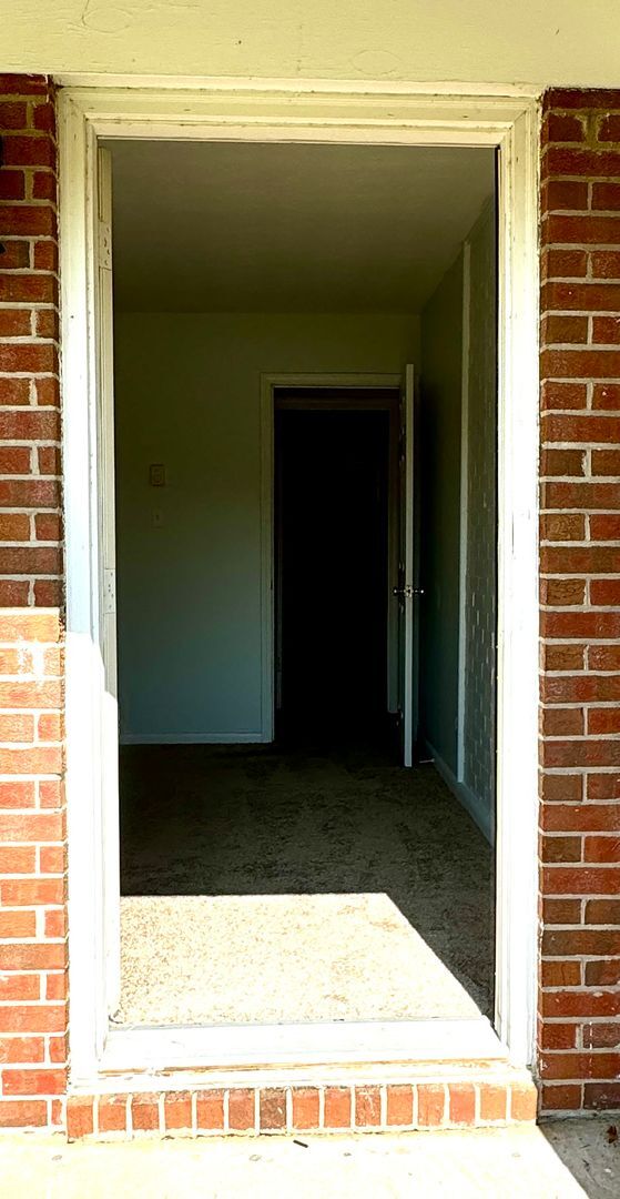 Building Photo - 1104 Ayton Pl
