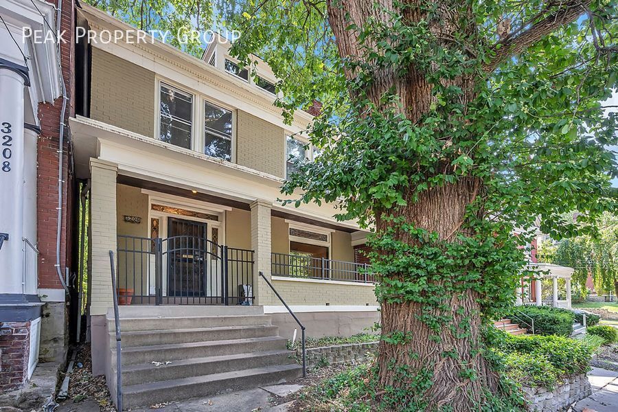 Foto principal - 3206 Bishop St
