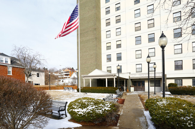 Building Photo - Ambridge Towers