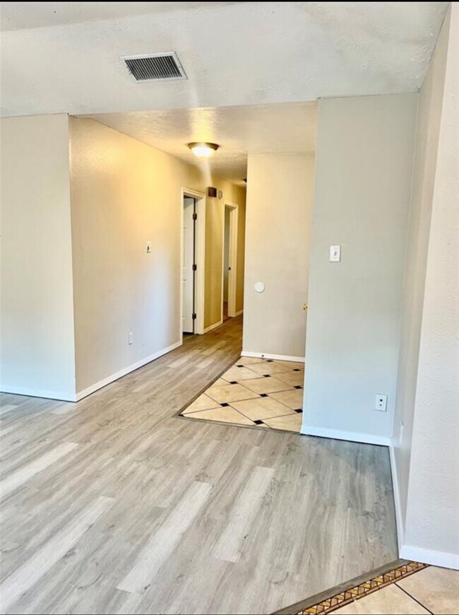 Building Photo - 2826 Pickett Dr