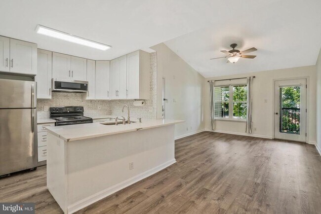Building Photo - 3308 Wyndham Cir