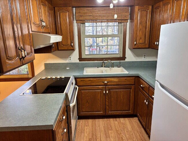 Foto del edificio - Charming Home for Rent on Quiet Cul-de-Sac!