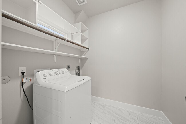 Building Photo - 507 Carl St