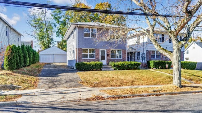 Photo - 34 N Maryland Ave (Port Washington, NY) Apartment