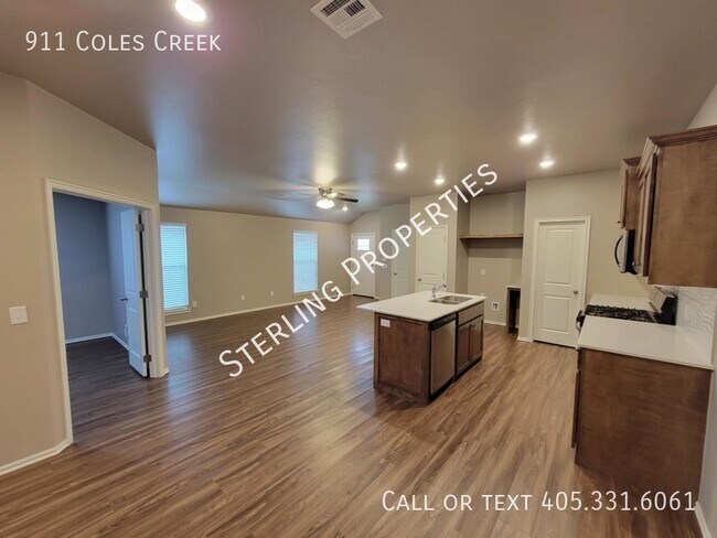 Building Photo - 911 Coles Creek