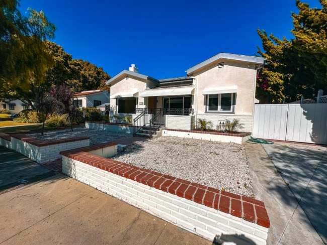 Building Photo - 1504 S Dodson Ave