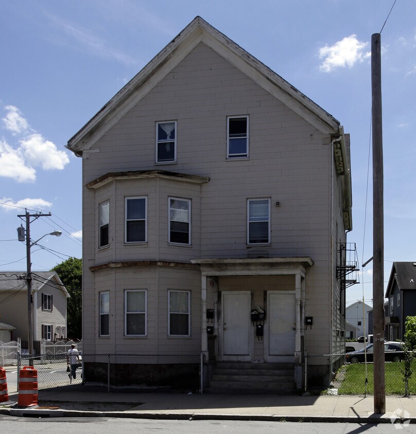 Building Photo - 2 Wesleyan Ave
