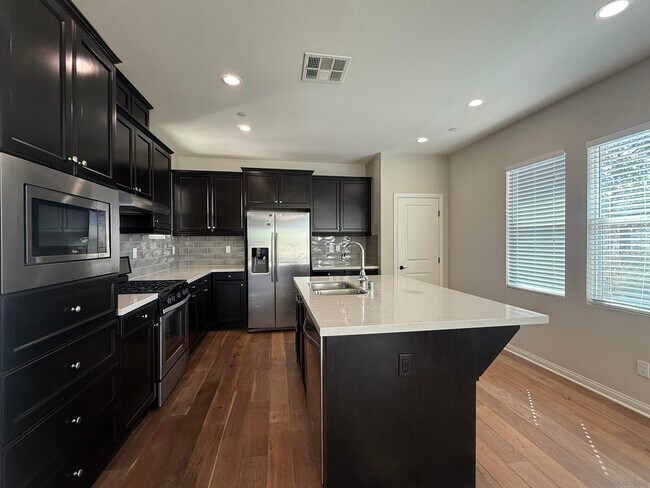 Building Photo - 2757 Overlook Point Dr