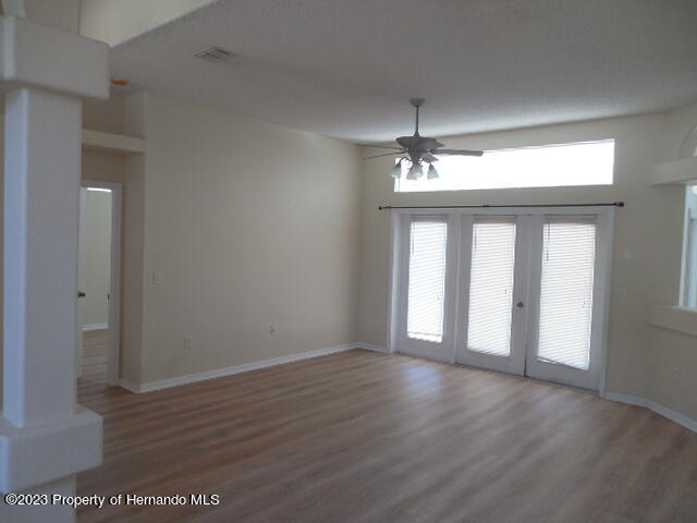 Building Photo - 13340 Spring Hill Dr