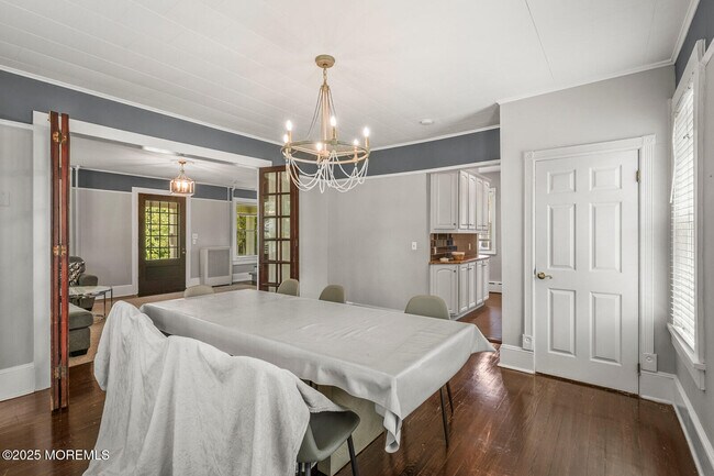 Foto del edificio - 496 W Park Ave