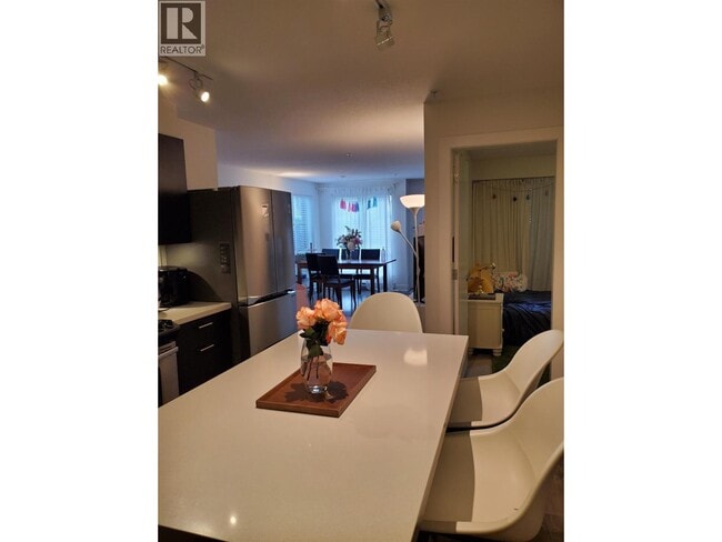 Building Photo - 500 Royal Ave