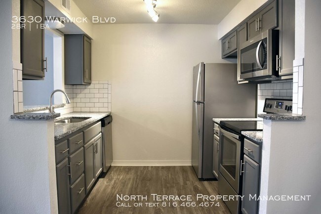 Building Photo - Devereaux - two bedroom, one bath