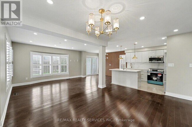 Building Photo - 1032 Blueheron Blvd