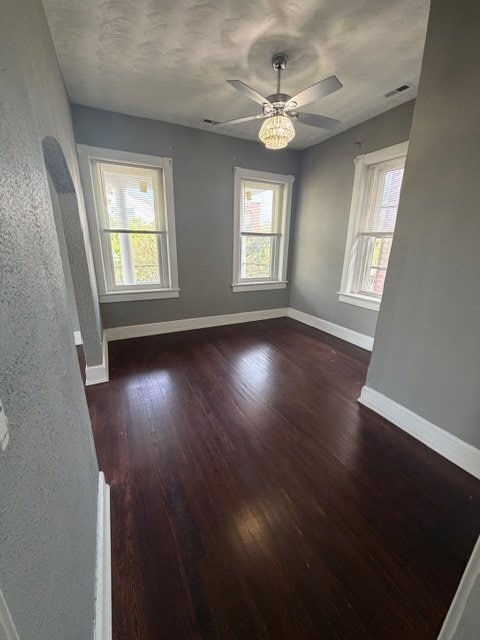 Building Photo - 511 Hampton Pl