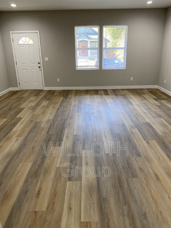 Building Photo - 931 N Beville Ave