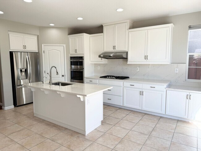 Foto del edificio - Perfect Shape Executive Single-Family Home...