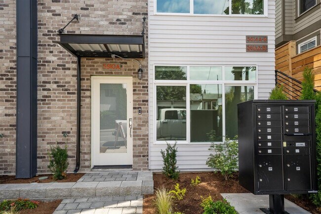 Foto del edificio - 5810 Roosevelt Way NE
