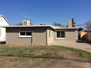 Building Photo - 1352 N Fruit Ave