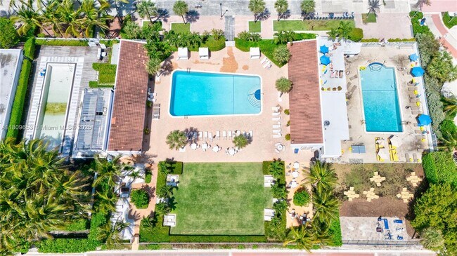 Foto del edificio - 2457 Collins Ave