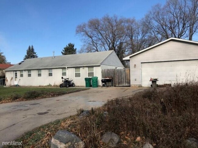 Building Photo - 3 br, 1 bath House - 7401 MAJOR AVE N