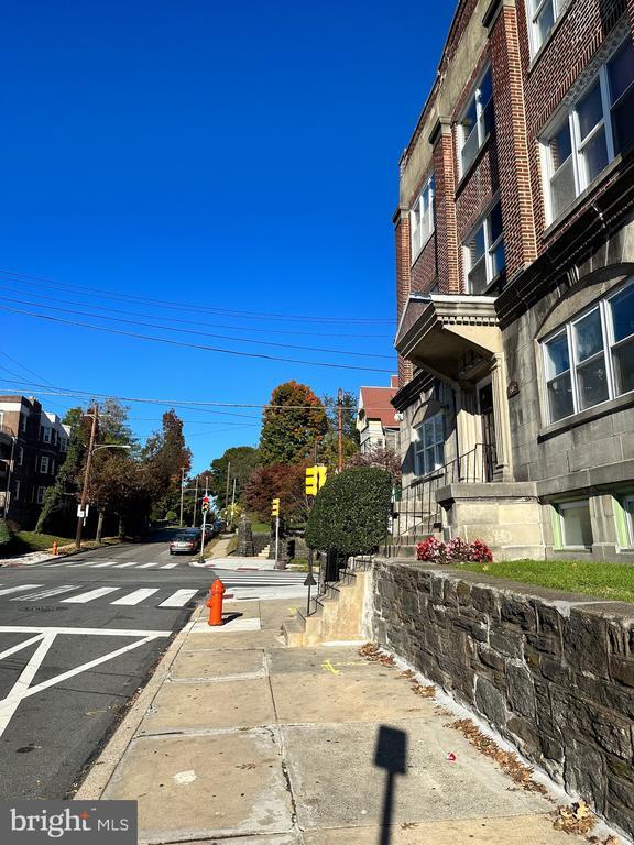 Foto del edificio - 404 W Walnut Ln