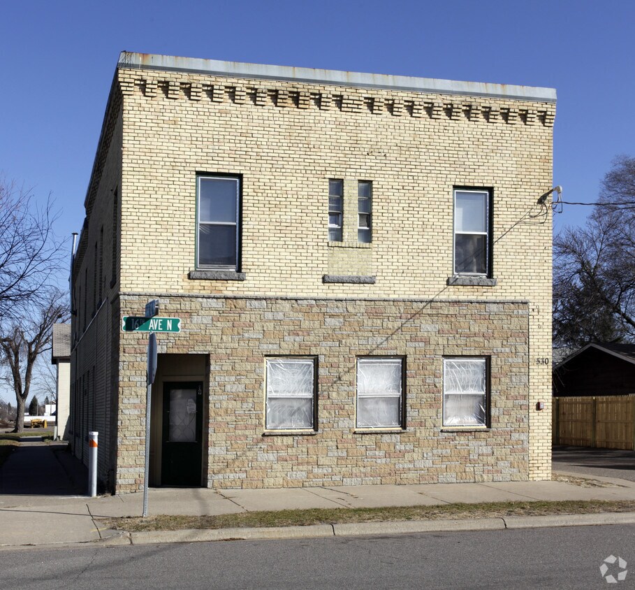 Building Photo - 530 16th Ave N