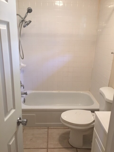 bathroom - 710 NE 17th Way