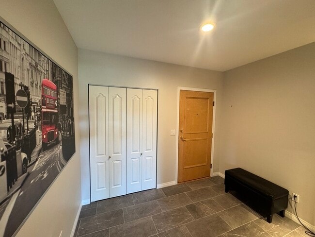 Foto del edificio - 12439 Totem Lake Way