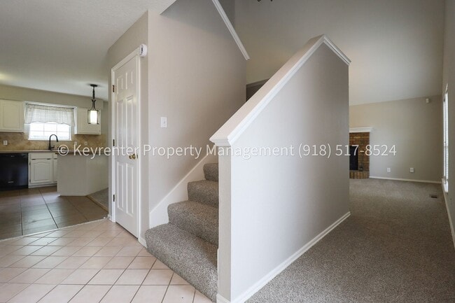 Building Photo - 3 Bed | 2.5 Bath in Jenks!