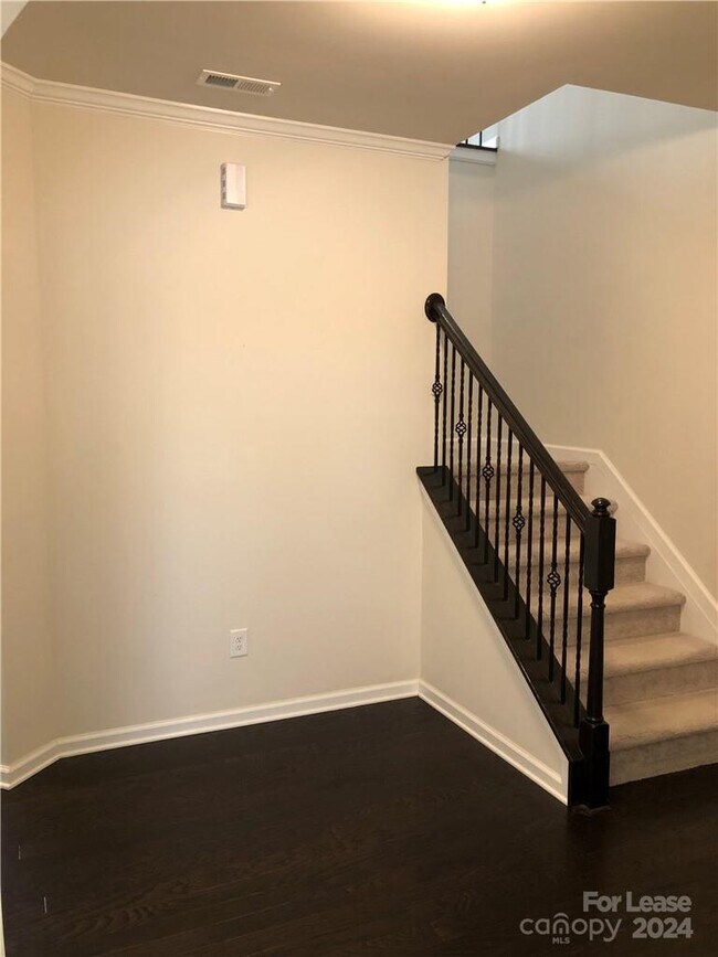 Building Photo - 174 Falls Cove Dr