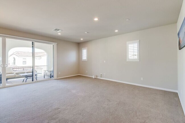 Foto del edificio - 14200 W Village Pkwy