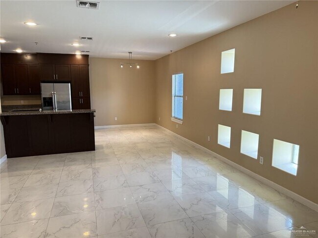 Foto del edificio - 1217 E Camellia Ave