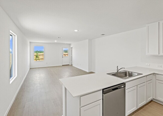 Foto del edificio - VIEWS VIEWS VIEWS and LOCATION! Rental Bac...