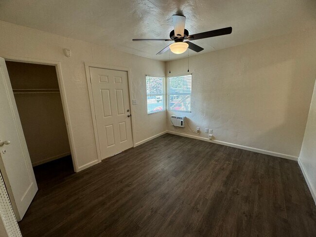 Foto del edificio - One Bedroom - West Sacramento
