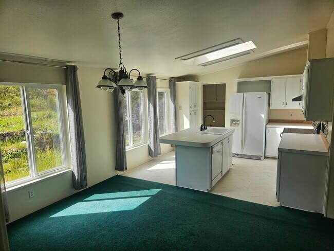Foto del edificio - 2800 Days Creek Rd