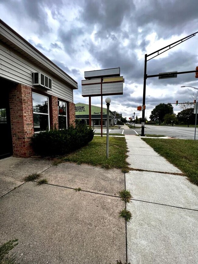 402 Mishawaka Ave Apartment for Rent in Mishawaka, IN