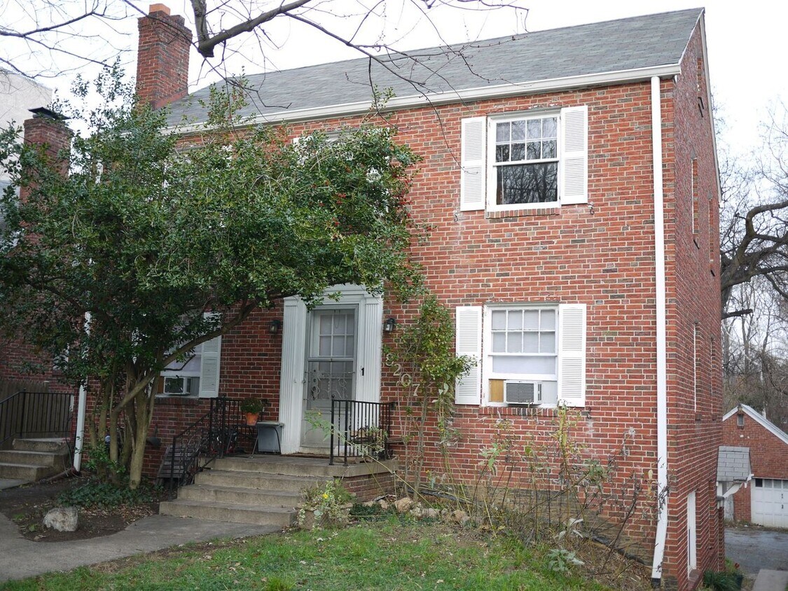Primary Photo - 8207 Garland Ave