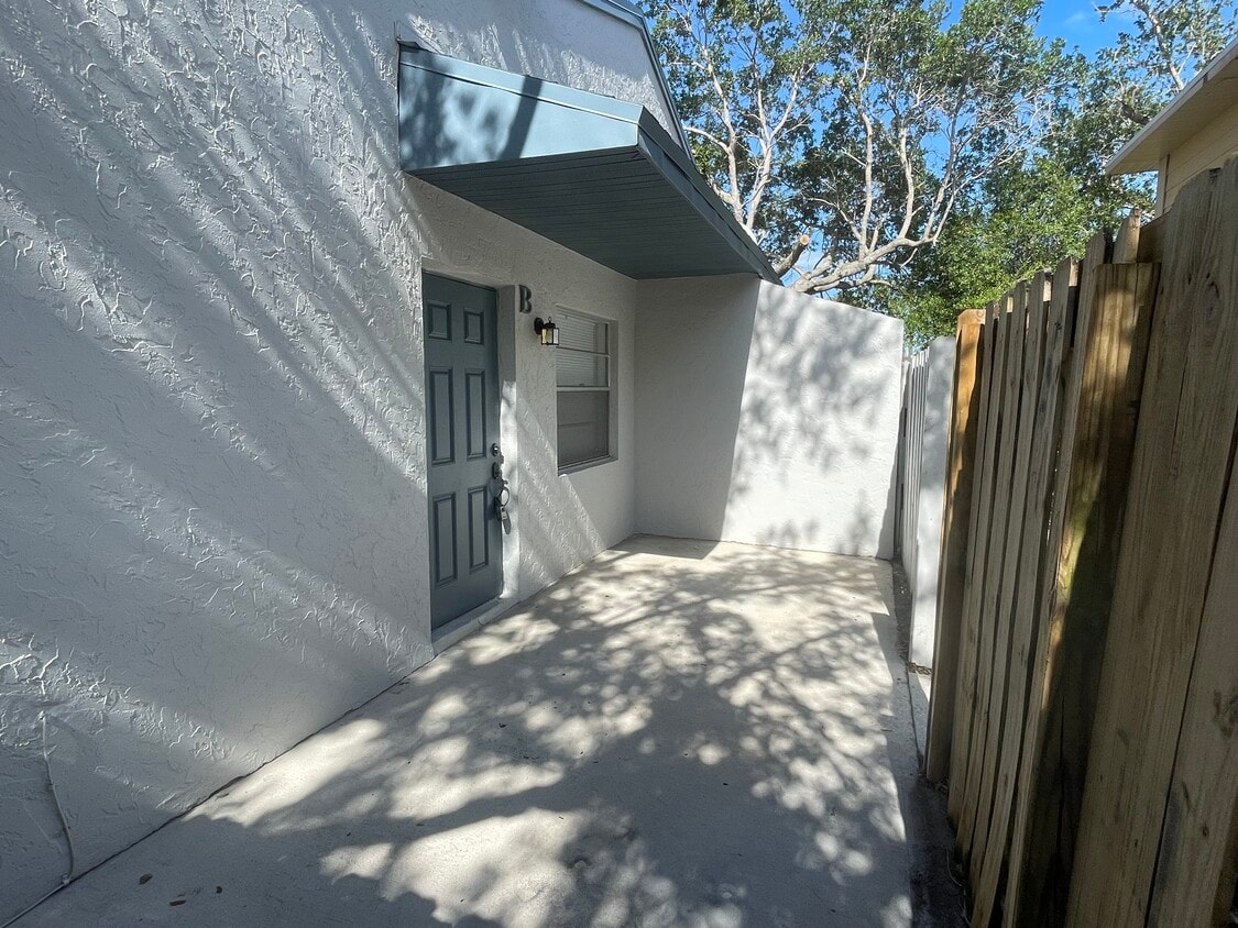 2015 Oleander Blvd, Fort Pierce, FL 34950 Townhome Rentals in Fort Pierce FL